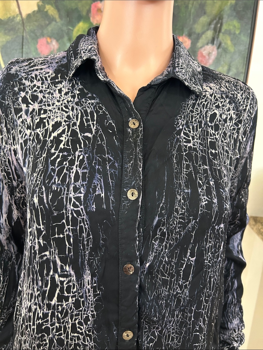 River + Sky  black & white Crackle-Pattern Button-Up Blouse